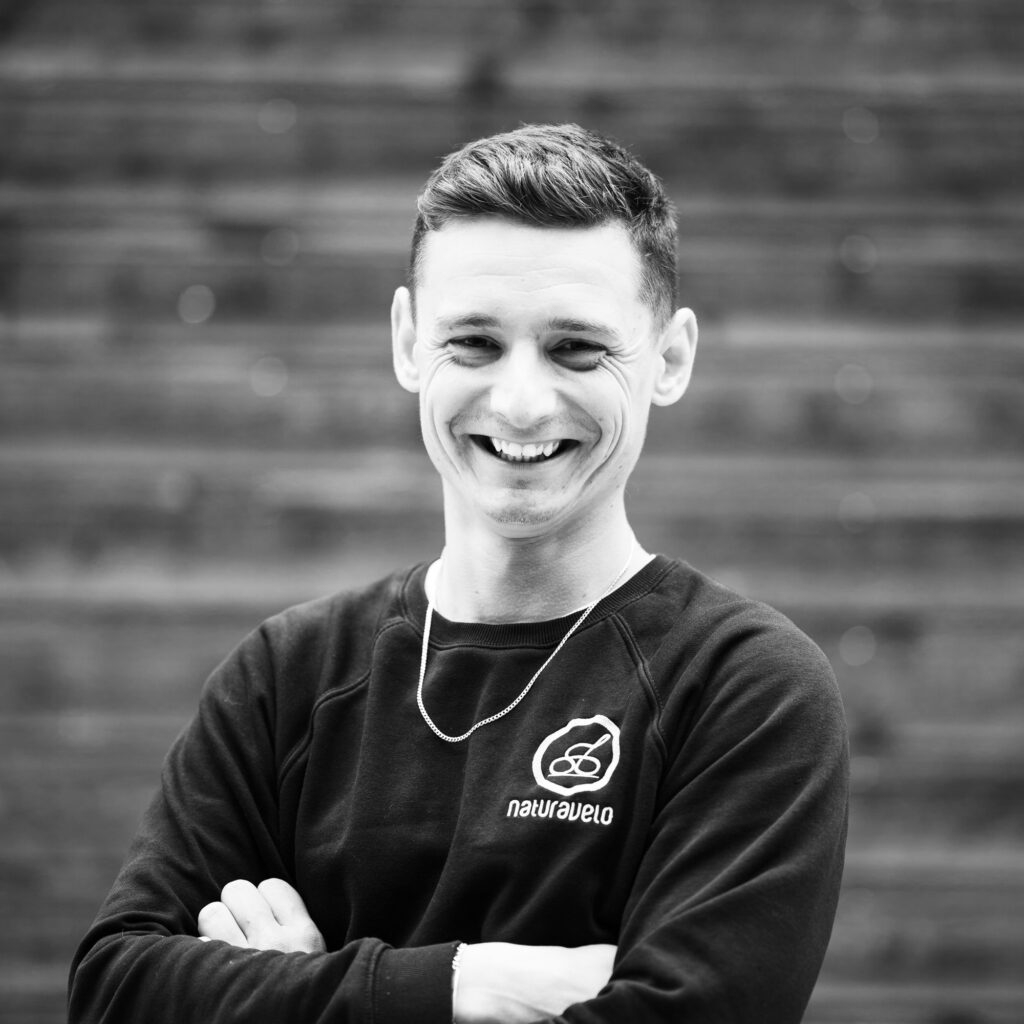 1736024433013-354806832