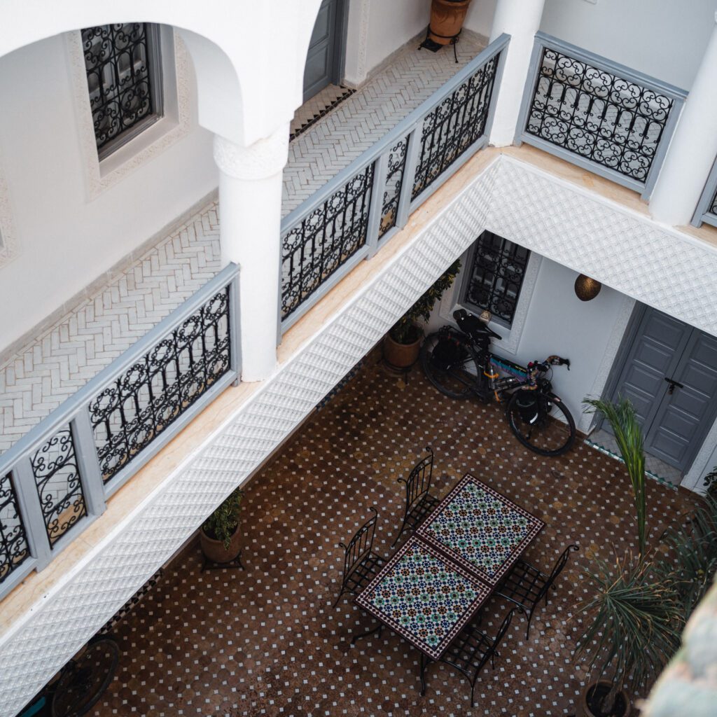 1736024577480-530376552