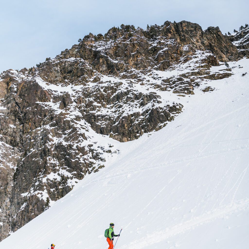 1736024990318-989860021