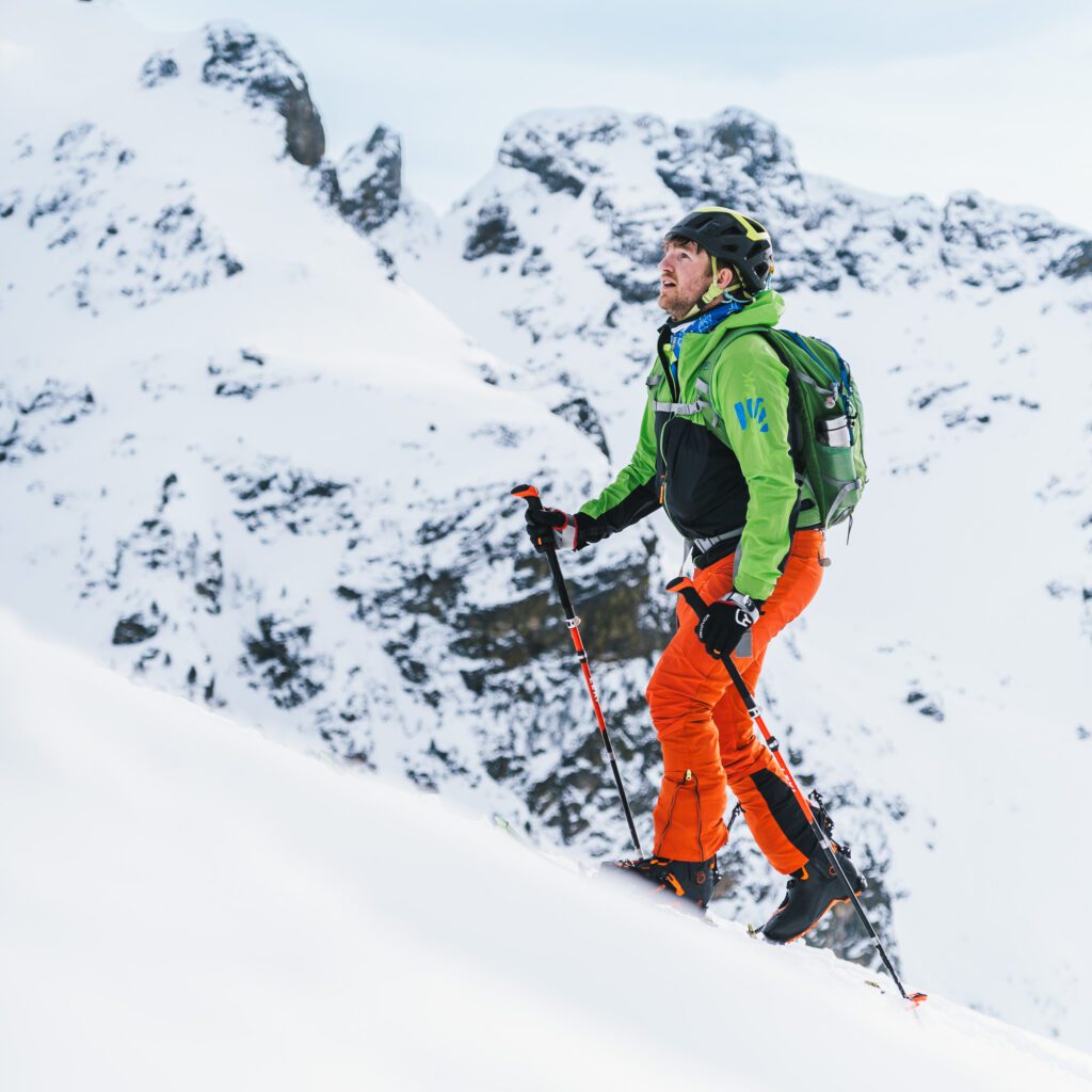 1736024993390-734424204