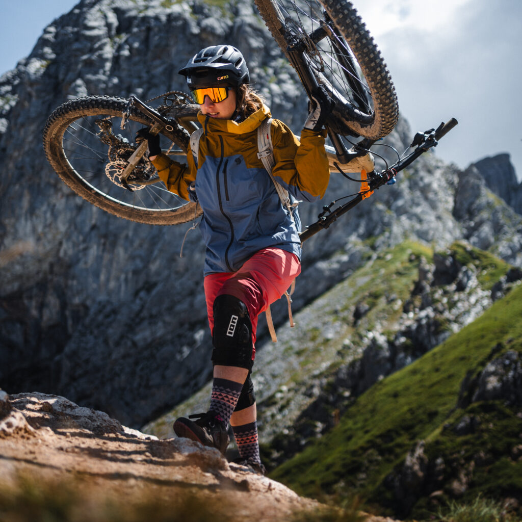 1736027073055-793287431